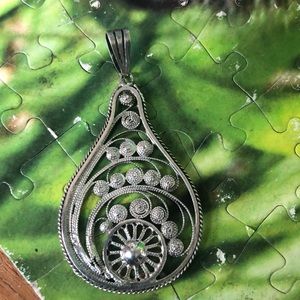 800 silver vintage 🍐 shape filigree pendant